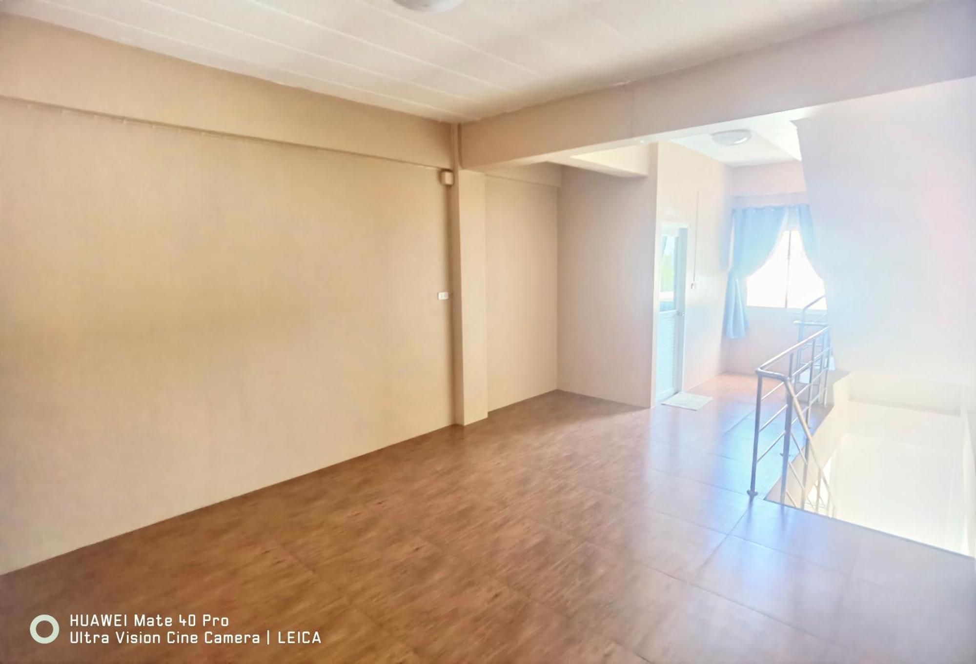 Отель 115 Townhouse Ban Khlong Krang Экстерьер фото