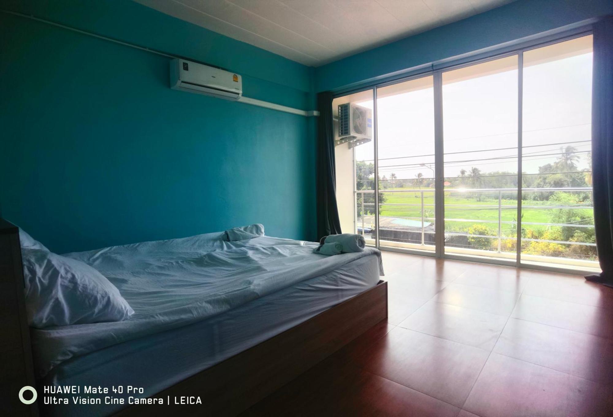 Отель 115 Townhouse Ban Khlong Krang Экстерьер фото