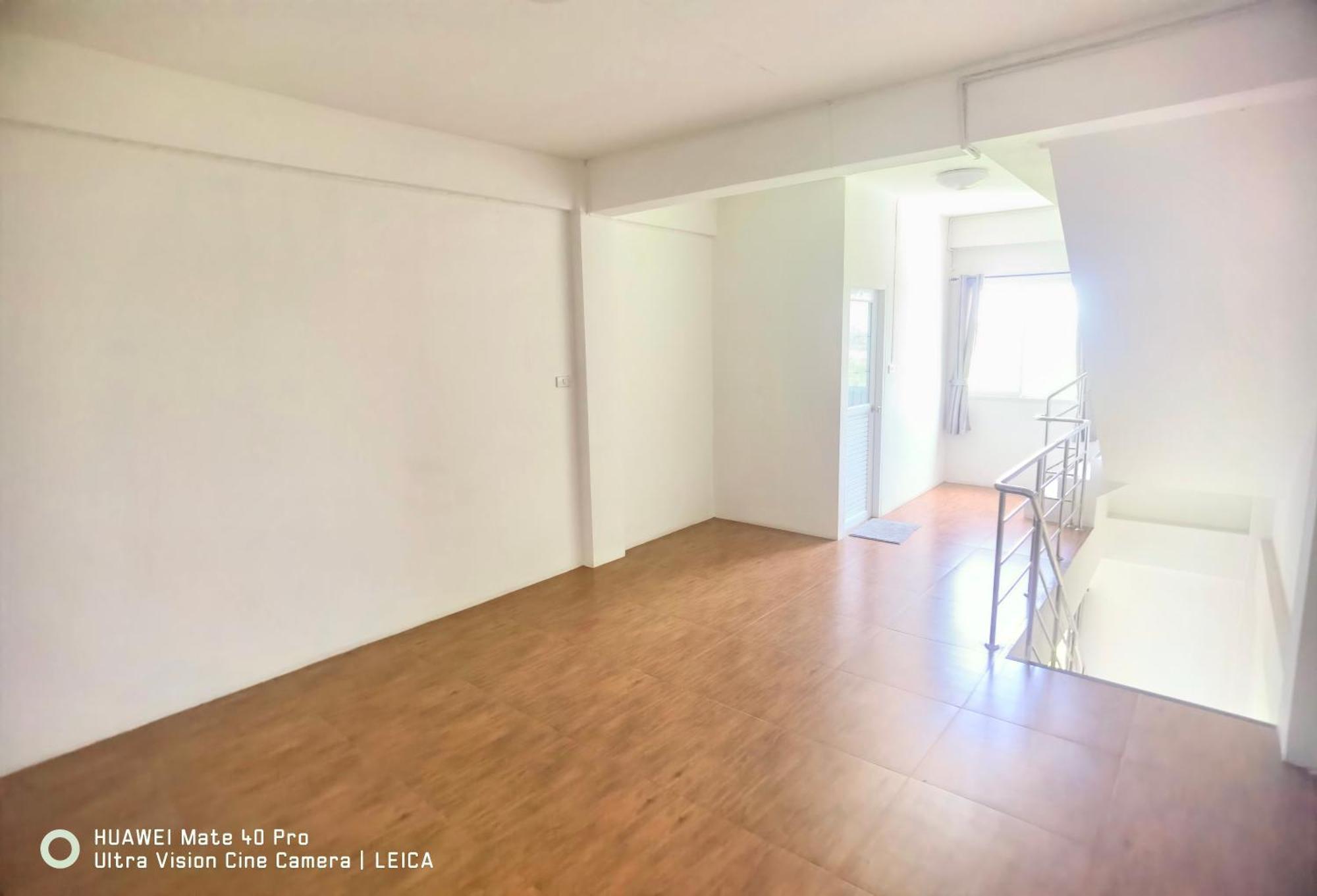 Отель 115 Townhouse Ban Khlong Krang Экстерьер фото