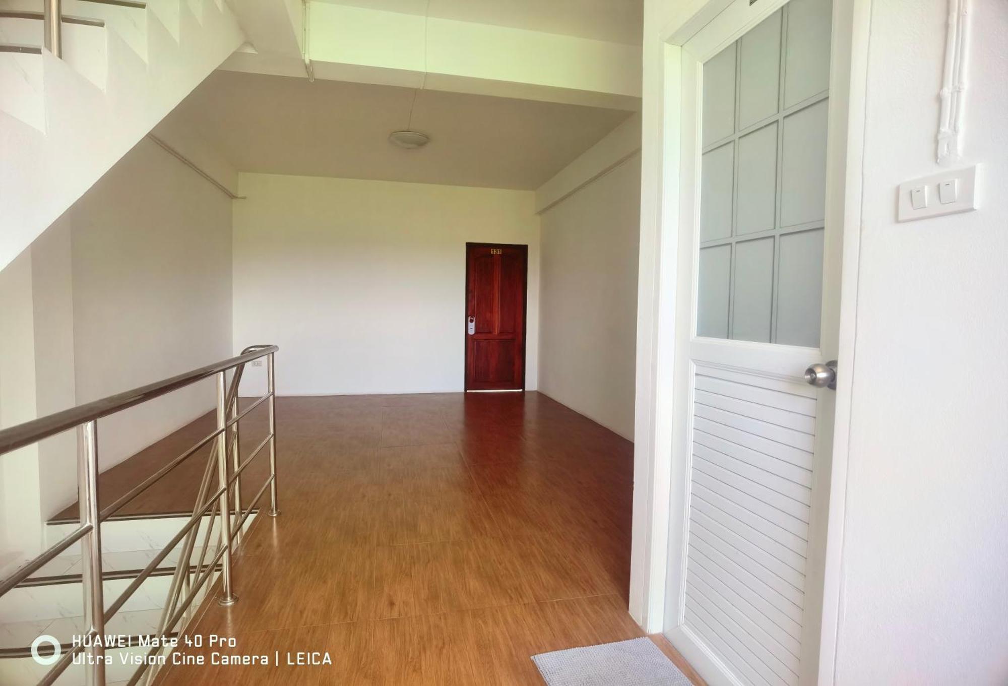 Отель 115 Townhouse Ban Khlong Krang Экстерьер фото