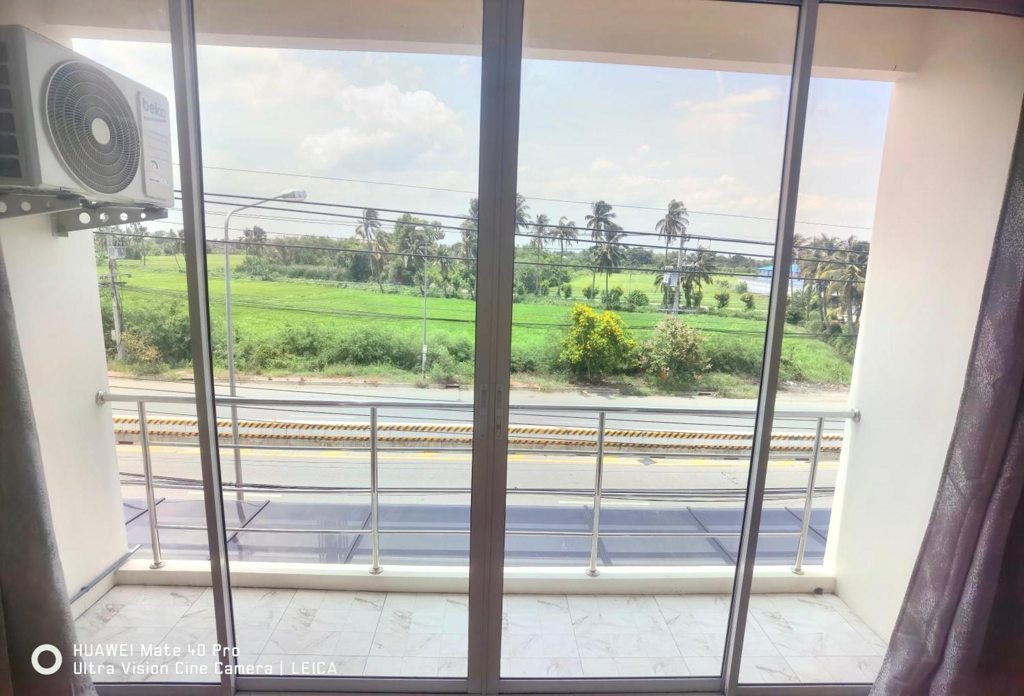 Отель 115 Townhouse Ban Khlong Krang Экстерьер фото