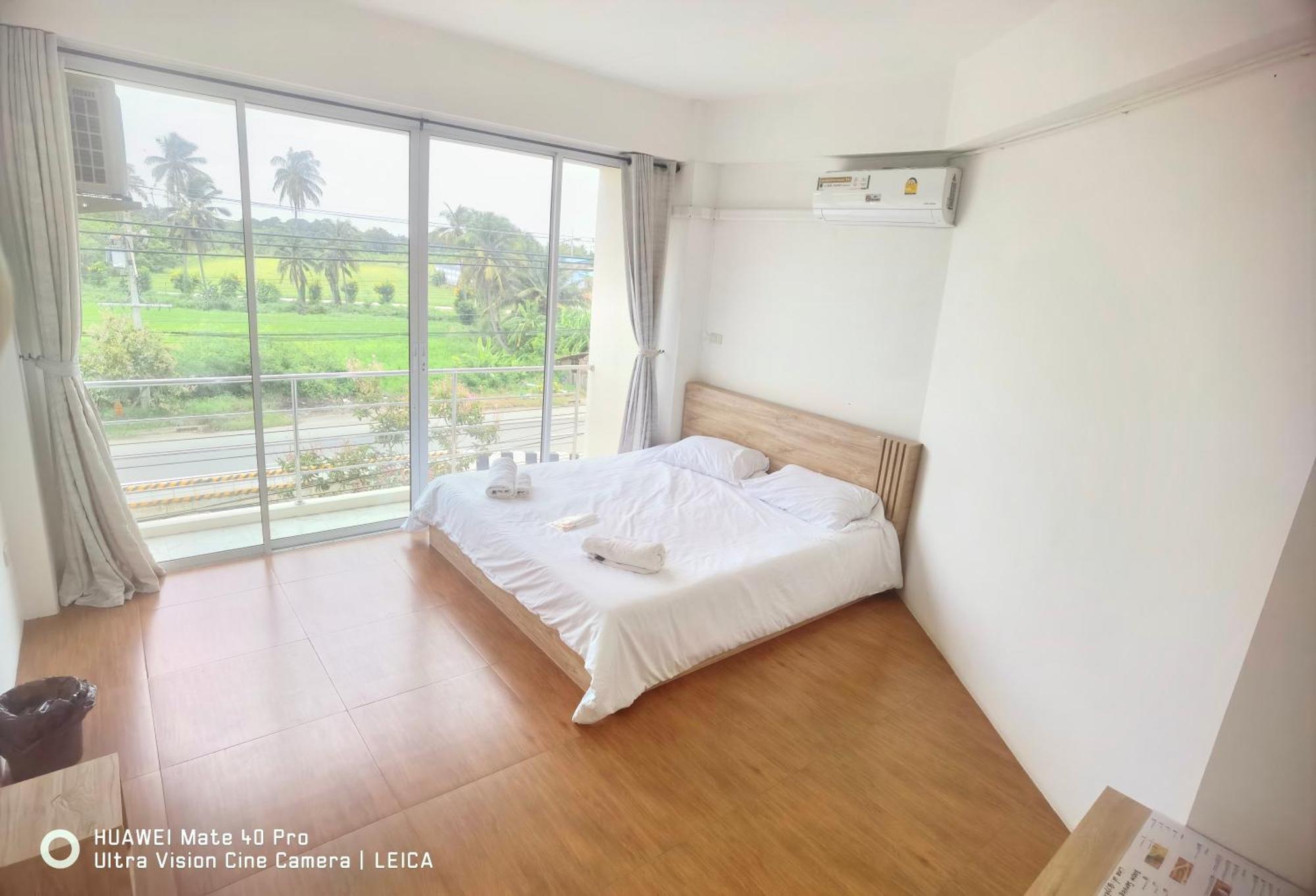 Отель 115 Townhouse Ban Khlong Krang Экстерьер фото