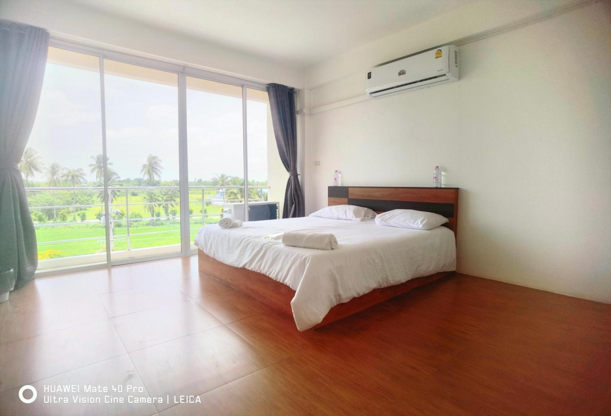 Отель 115 Townhouse Ban Khlong Krang Экстерьер фото