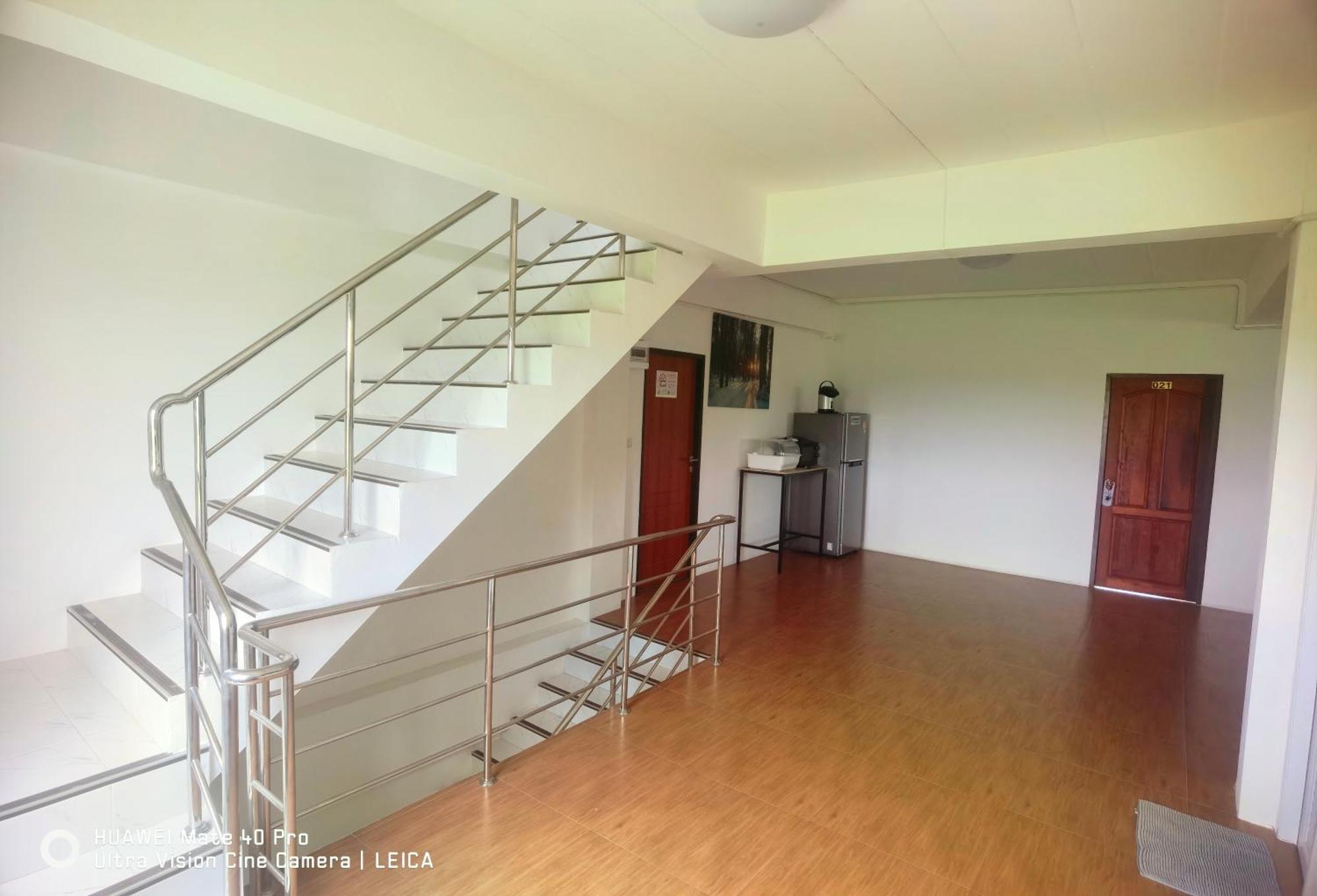 Отель 115 Townhouse Ban Khlong Krang Экстерьер фото