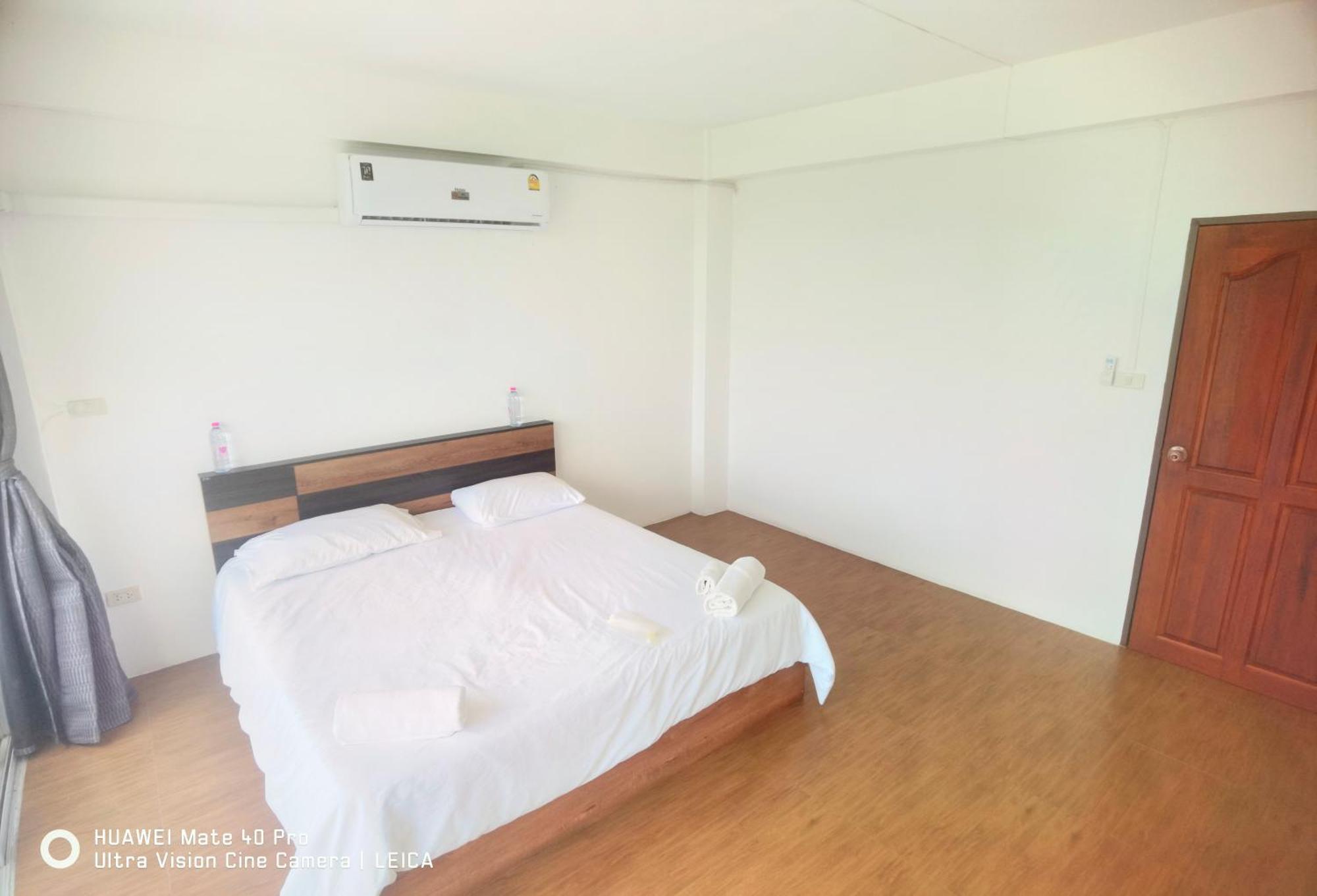 Отель 115 Townhouse Ban Khlong Krang Экстерьер фото